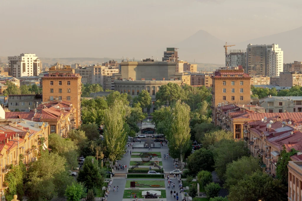 Երևանի Օպերայի և Կասկադի տեսարանը վերևից